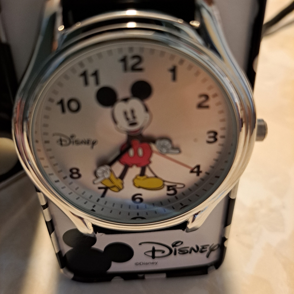 Disney hickey mouse watch